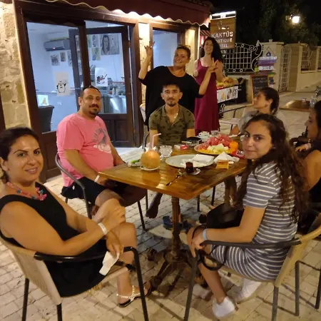 Kaktus Boutique Side